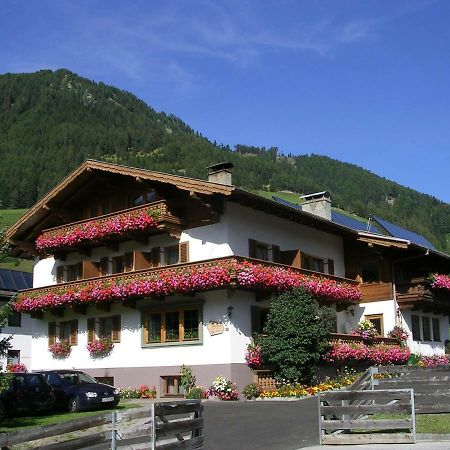 ホテル Haus Bergheimat Kals-am Großglockner エクステリア 写真